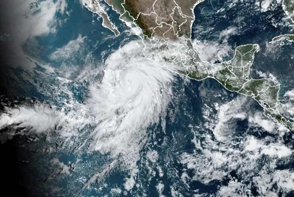 ঘূর্ণিঝড় ‘দানা’র প্রভাবে বৃষ্টি, খুলনায় প্রস্তুত ৬০৪ সাইক্লোন শেল্টার