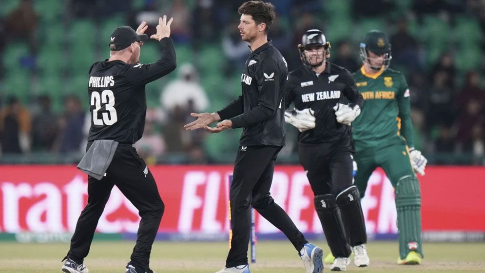 দ.আফ্রিকাকে বিদায় করে চ্যাম্পিয়ন্স ট্রফির ফাইনালে নিউজিল্যান্ড দ.আফ্রিকাকে বিদায় করে চ্যাম্পিয়ন্স ট্রফির ফাইনালে নিউজিল্যান্ড