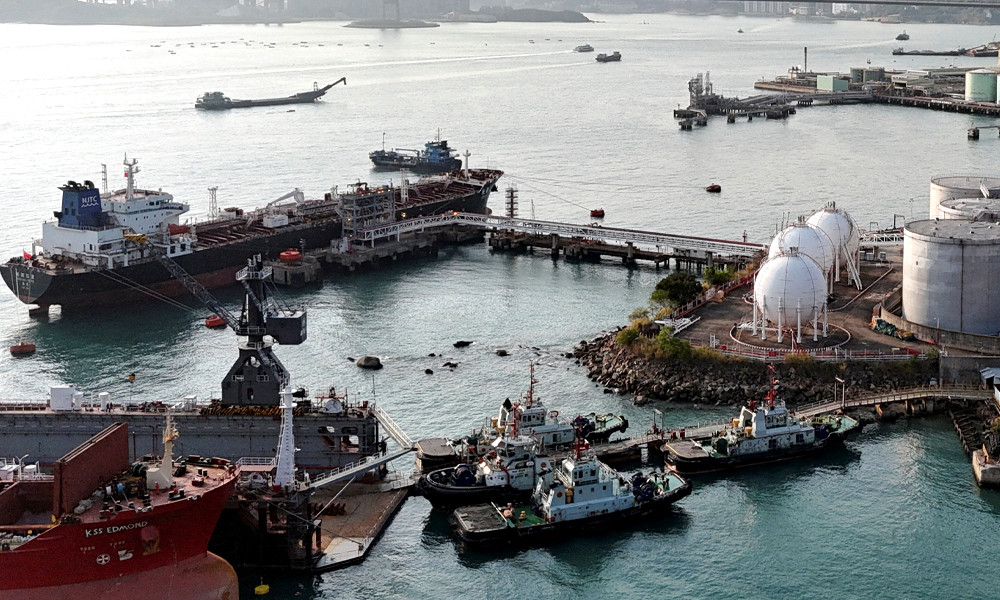 জ্বালানিতে বড় স্বস্তি, বাজারে আসছে ১৭ কোটি ব্যারেল ইরানি তেল