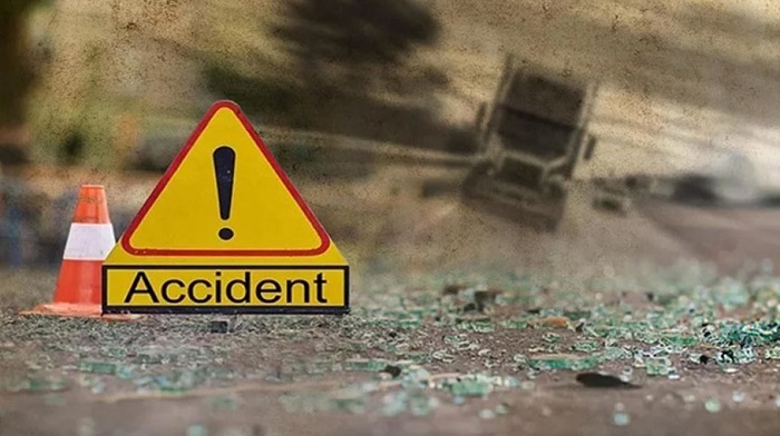 Bank official killed in C’nawabganj road accident