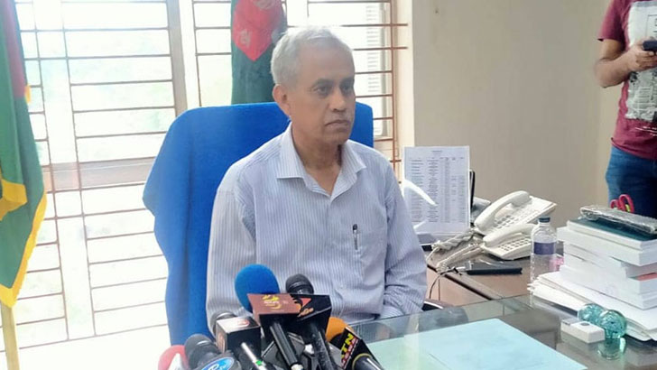 বিবেকের চাপে রয়েছি: ইসি আলমগীর বিবেকের চাপে রয়েছি: ইসি আলমগীর