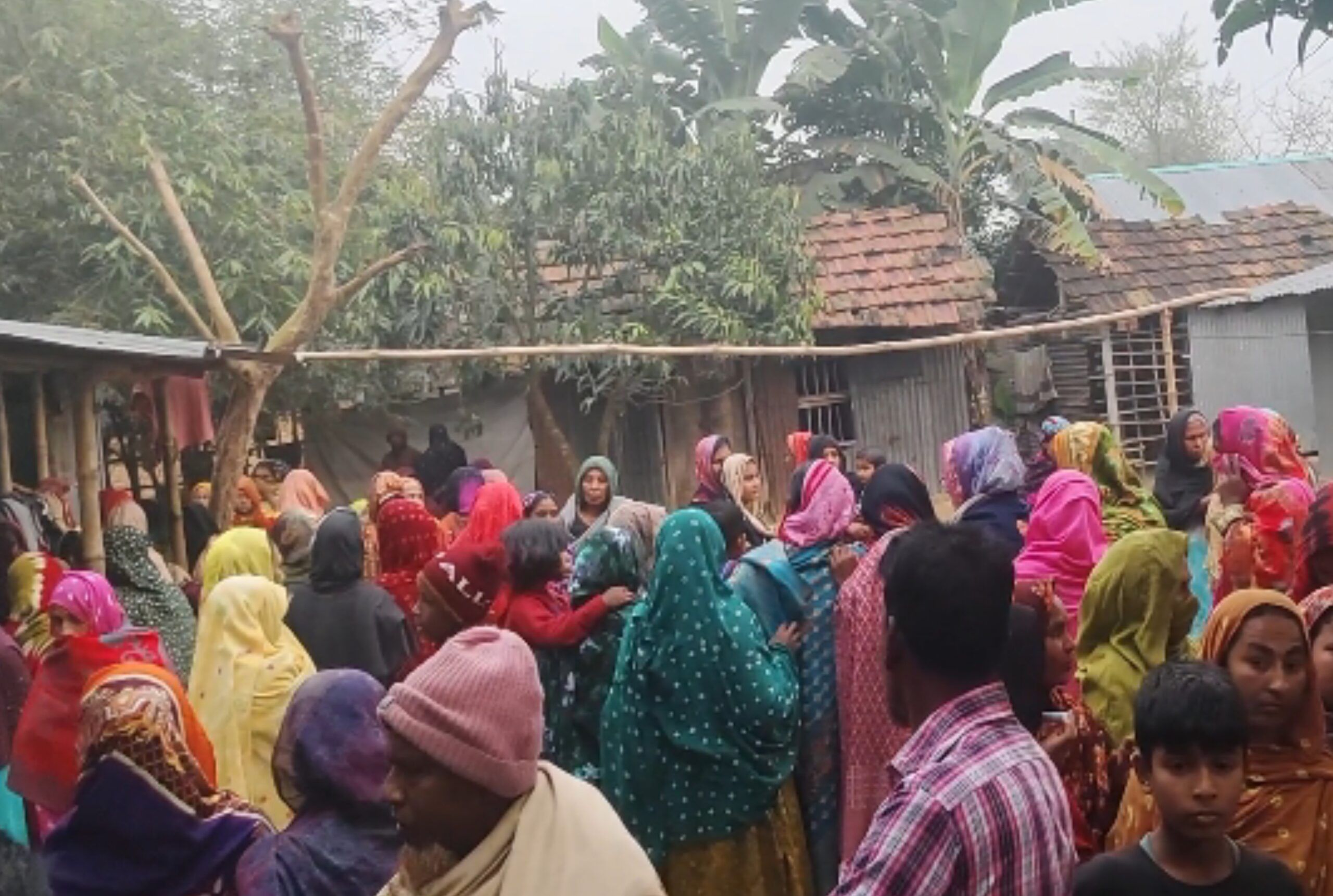চৌগাছায় মা-শিশুর একসাথে বিষপানে মায়ের মৃত্যু! চৌগাছায় মা-শিশুর একসাথে বিষপানে মায়ের মৃত্যু!
