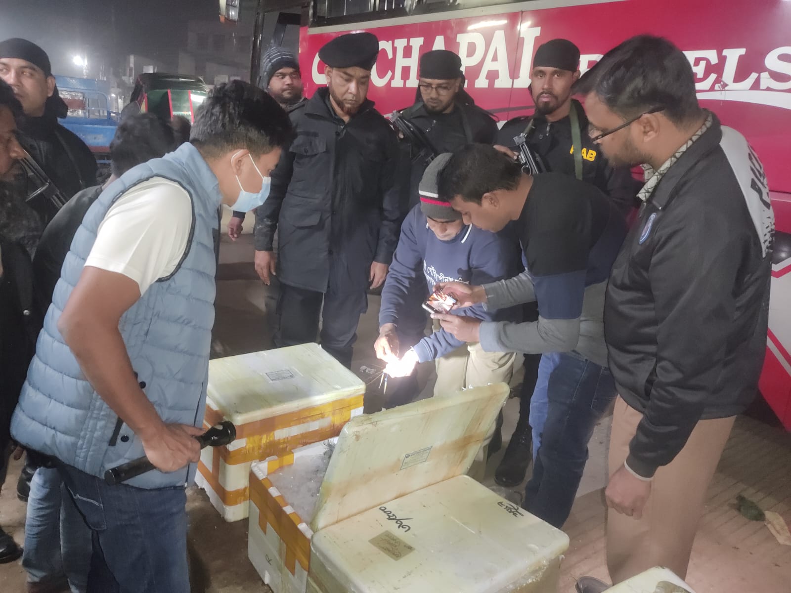 যশোরে ৬‘শ কেজি জেলি পুশ করা চিংড়ি জব্দ