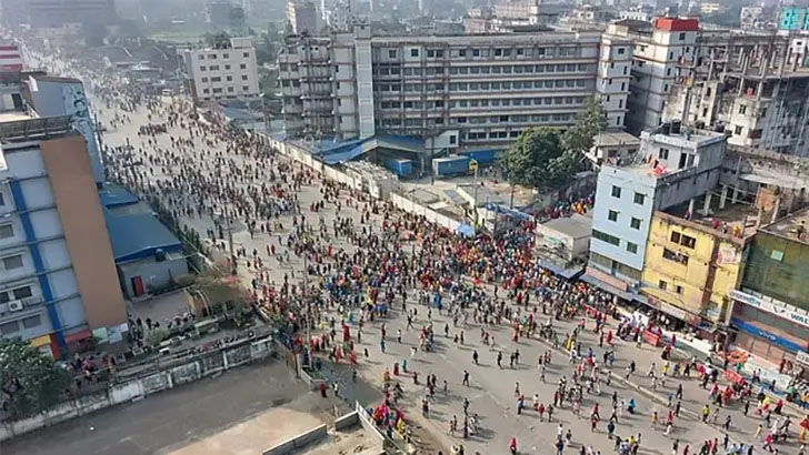 সিটি করপোরেশনের গাড়িচাপায় পোশাক শ্রমিক নিহত, মহাসড়ক অবরোধ সিটি করপোরেশনের গাড়িচাপায় পোশাক শ্রমিক নিহত, মহাসড়ক অবরোধ