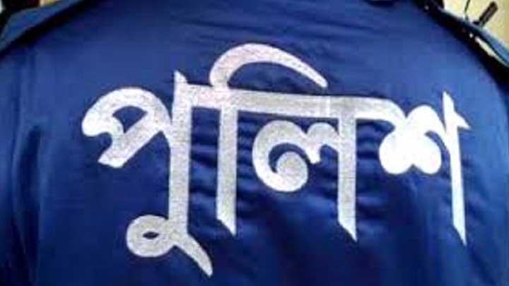 গরুবাহী গাড়ি থেকে অর্থ আদায়, ৫ পুলিশ সদস্য বরখাস্ত