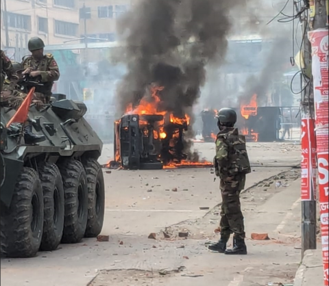 বিবিসি লাইভ: কচুক্ষেতে সেনাবাহিনী ও পুলিশের গাড়িতে আগুন, তিন মেডিকেল কলেজ থেকে বাদ পড়ছে শেখ মুজিব-শেখ হাসিনার নাম