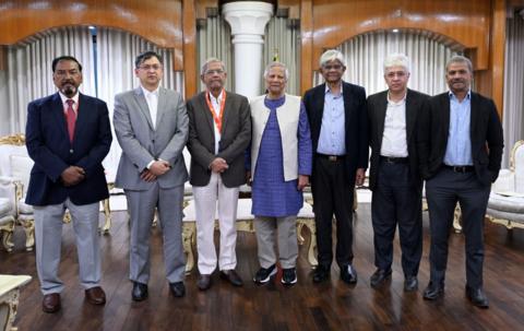 বিবিসি বাংলা লাইভ: ডিসেম্বরের মধ্যে জাতীয় নির্বাচনের ব্যাপারে আশ্বস্ত করেছেন প্রধান উপদেষ্টা: মির্জা ফখরুল