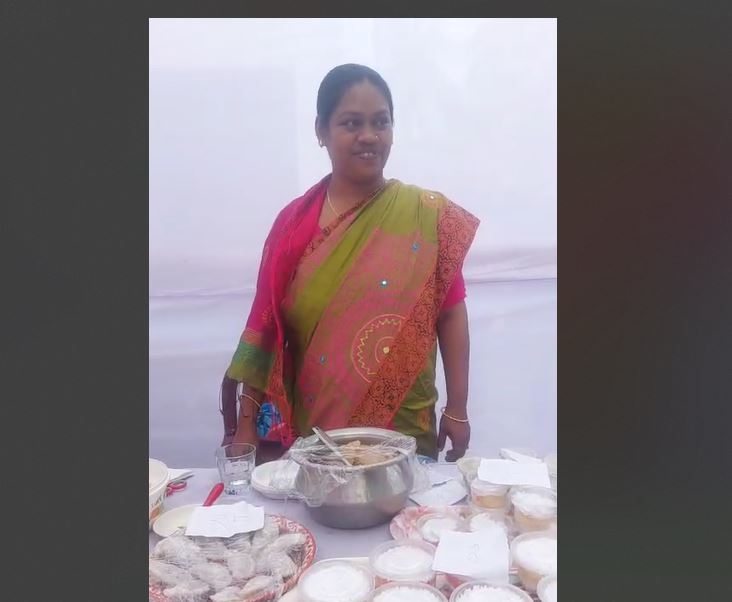 যশোর আইনজীবী সমিতির মহিলা সদস্যদের উদ্যোগে বসন্ত বরন উপলক্ষে পিঠা মেলা অনুষ্ঠিত যশোর আইনজীবী সমিতির মহিলা সদস্যদের উদ্যোগে বসন্ত বরন উপলক্ষে পিঠা মেলা অনুষ্ঠিত