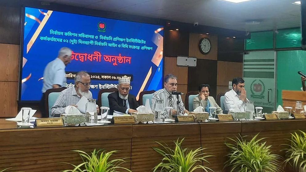 সরকারের সহযোগিতা ছাড়া নির্বাচন সম্ভব নয়: সিইসি সরকারের সহযোগিতা ছাড়া নির্বাচন সম্ভব নয়: সিইসি