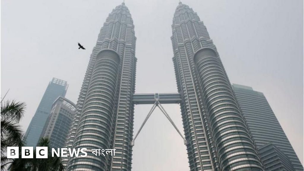 বাংলাদেশি শ্রমিক নিয়ে গড়া আইএসের নেটওয়ার্ক ভেঙে দেওয়ার দাবি মালয়েশিয়ার পুলিশের বাংলাদেশি শ্রমিক নিয়ে গড়া আইএসের নেটওয়ার্ক ভেঙে দেওয়ার দাবি মালয়েশিয়ার পুলিশের