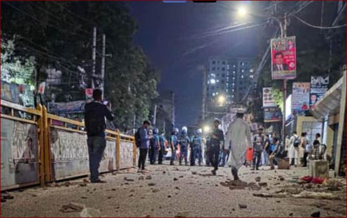 গণঅধিকারকর্মীদের ওপর আইনশৃঙ্খলা বাহিনীর লাঠিচার্জ, নুর-রাশেদসহ আহত ৫০